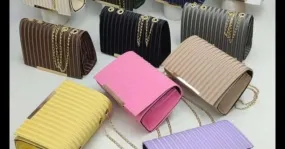 Agregue estilo y valor a su gama con bolsos de mujer de Turquía a la venta al por mayor.