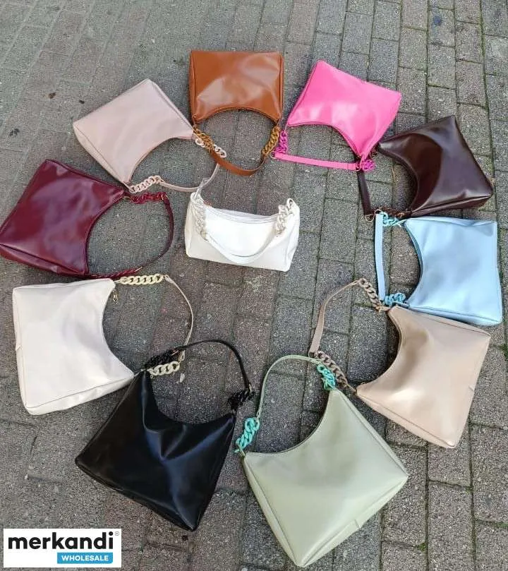 Agregue estilo y valor a su gama con bolsos de mujer de Turquía a la venta al por mayor.