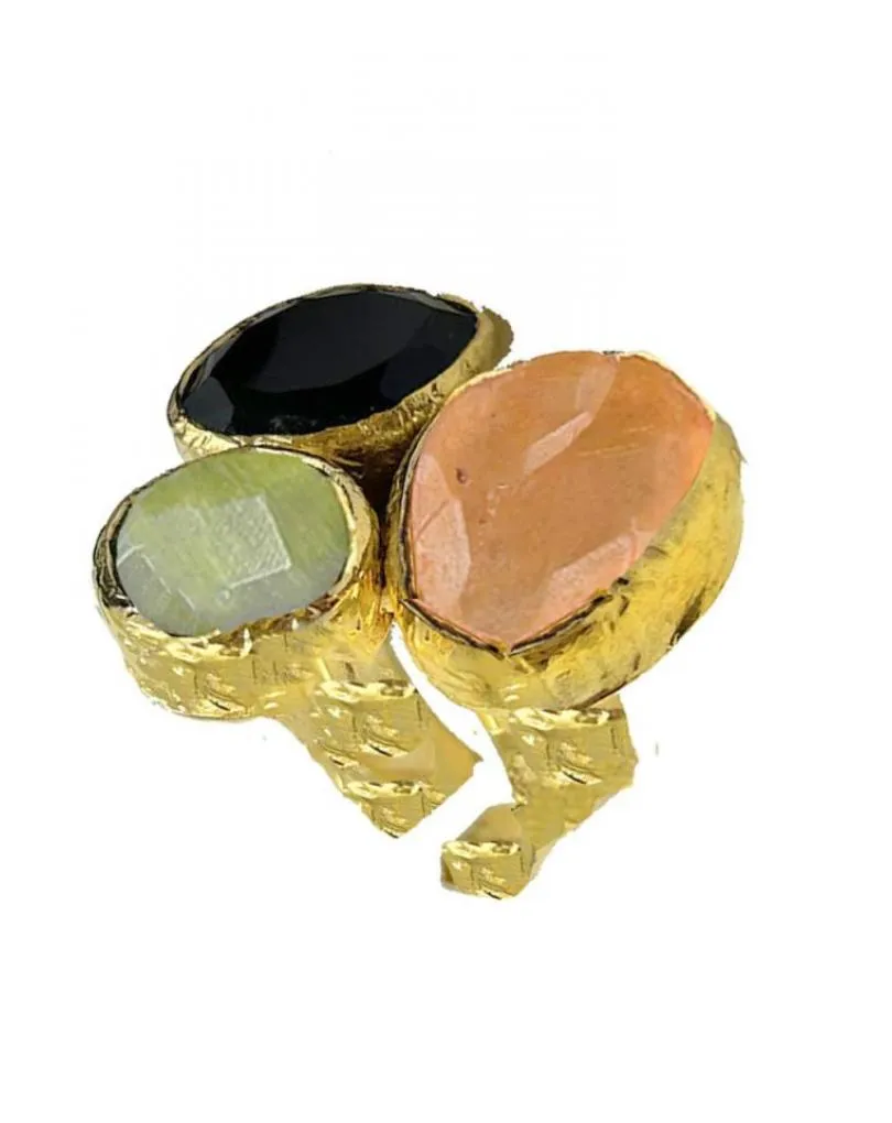 ANILLOS DORADOS DE PIEDRAS DE COLORES VISTOSOS