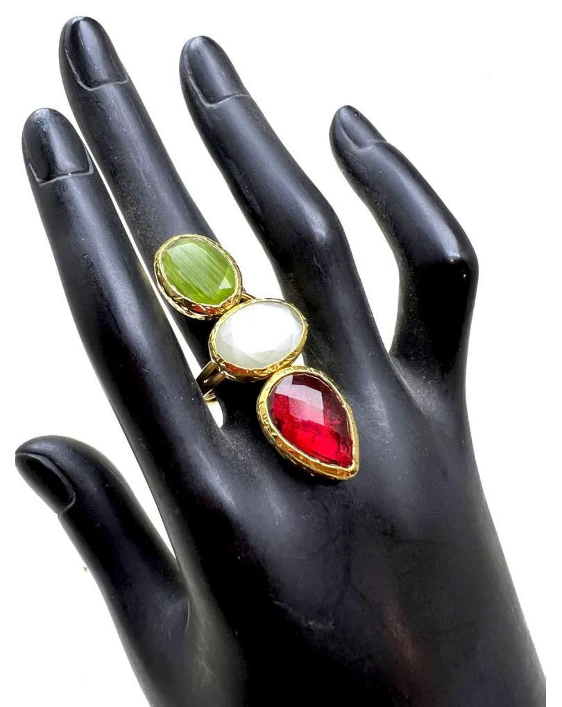 ANILLOS GRANDES DE TRES PIEDRAS EN VERDE BLANCO Y GRANATE