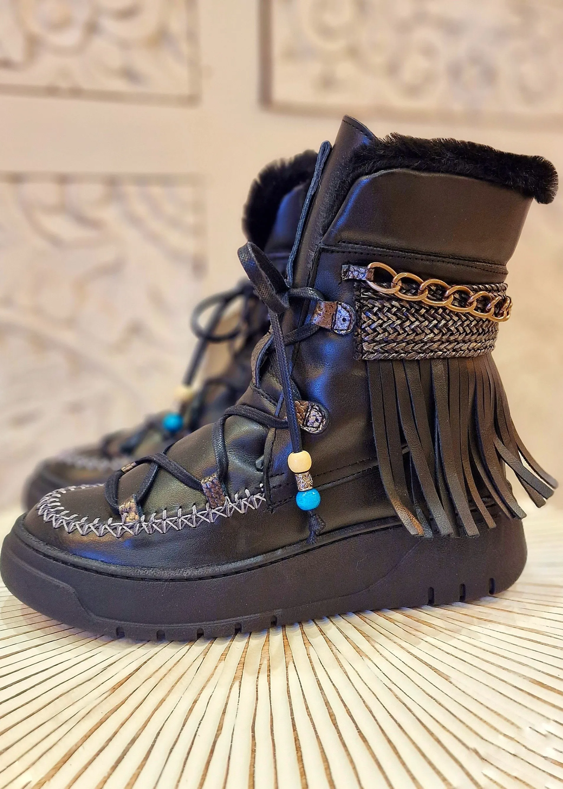 Botas piel negras Boho flecos