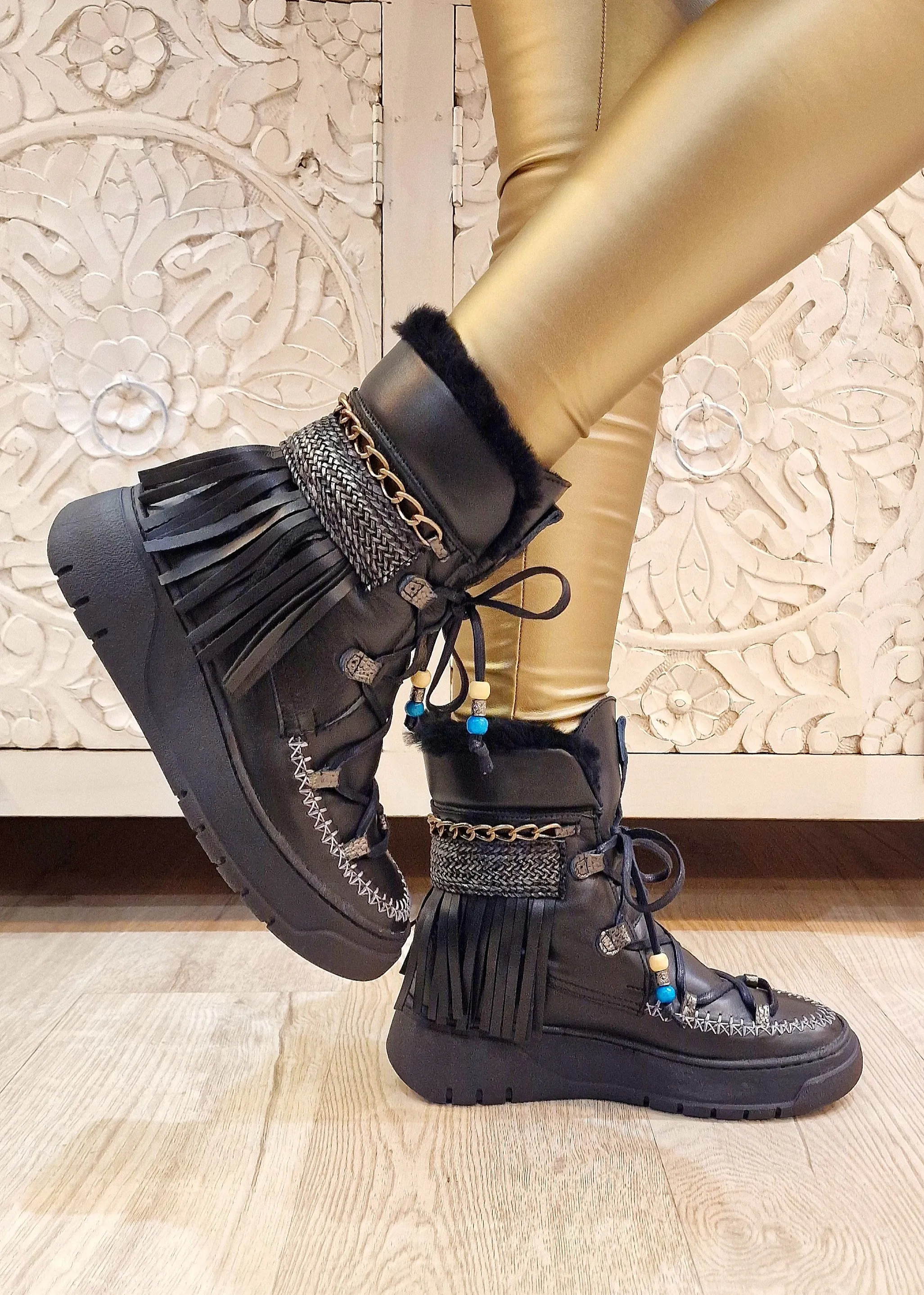 Botas piel negras Boho flecos