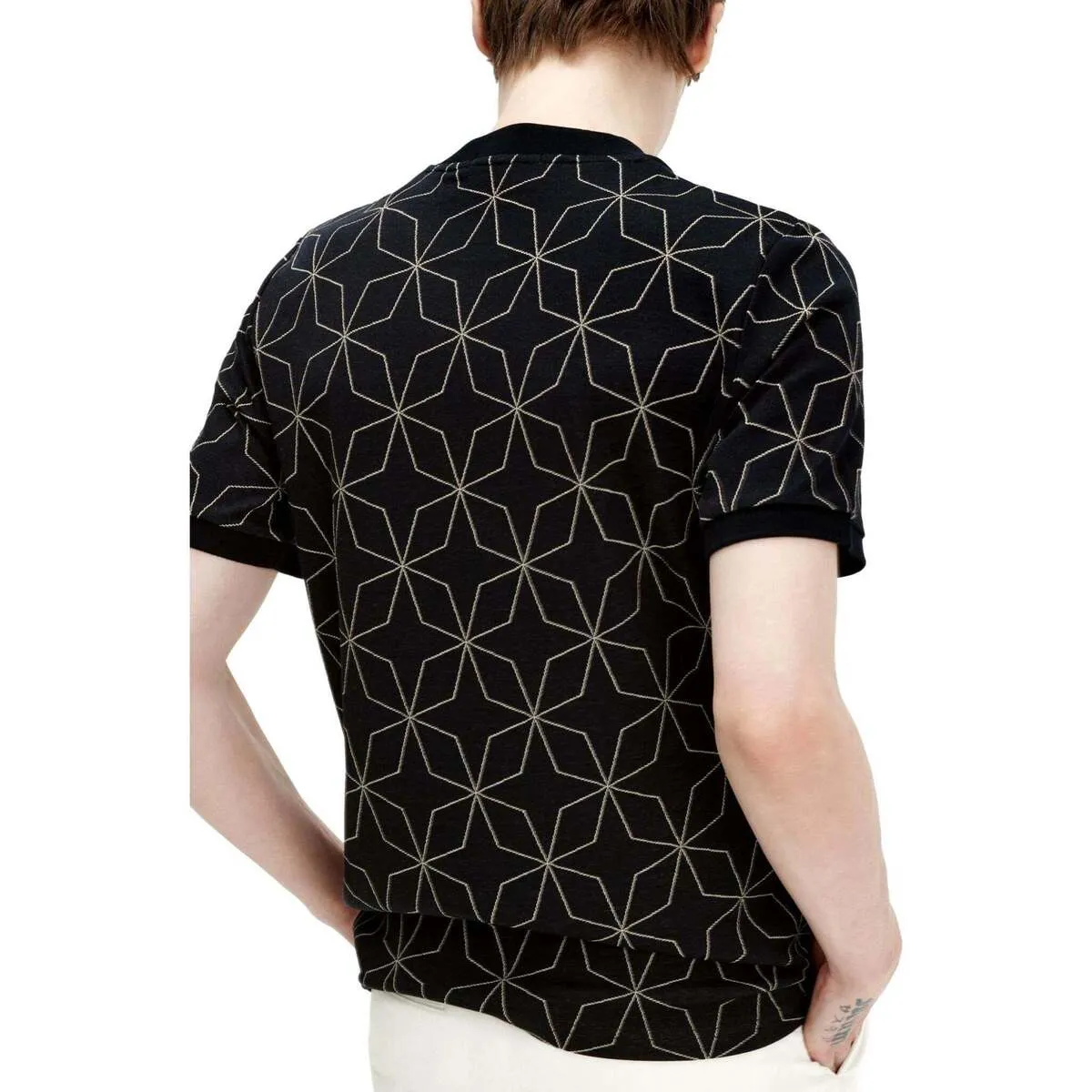 CAMISETA CON ESTAMPADO GEOMETRICO  M7704