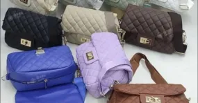 Explora nuestra selección de bolsos de mujer de moda que ofrecen una calidad superior y una amplia gama de colores y modelos par