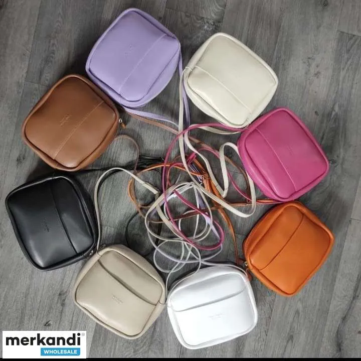 Explora nuestra selección de bolsos de mujer de moda que ofrecen una calidad superior y una amplia gama de colores y modelos par