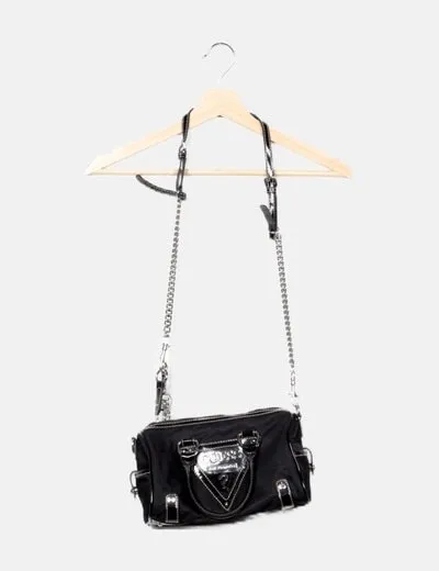 Guess Bolso negro nailon y charol cadenas