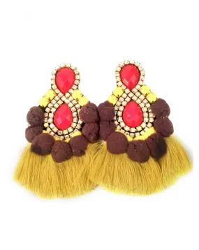 PENDIENTES DE MODA CON FLECOS Y POMPONES, COLOR AMARILLO CON MARRON