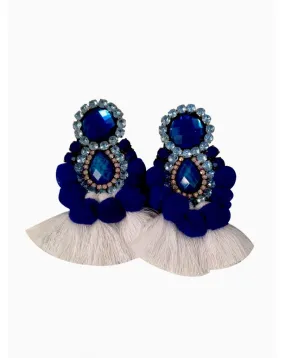 PENDIENTES DE MODA CON FLECOS Y  POMPONES TENDENCIA, IDEALES PARA COMBINAR CON  MEZCLAS MARINAS