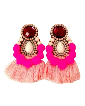 PENDIENTES DE MODA CON FLECOS Y  POMPONES TENDENCIA, TONOS  ROSAS