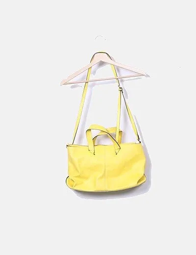 Zara Bolso amarillo detalles negro