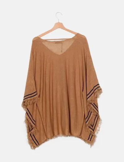 Zara Poncho marrón de punto con flecos