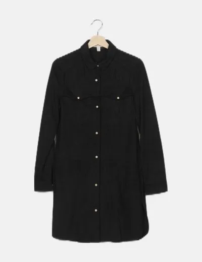 Zara Sobrecamisa negra detalle flecos